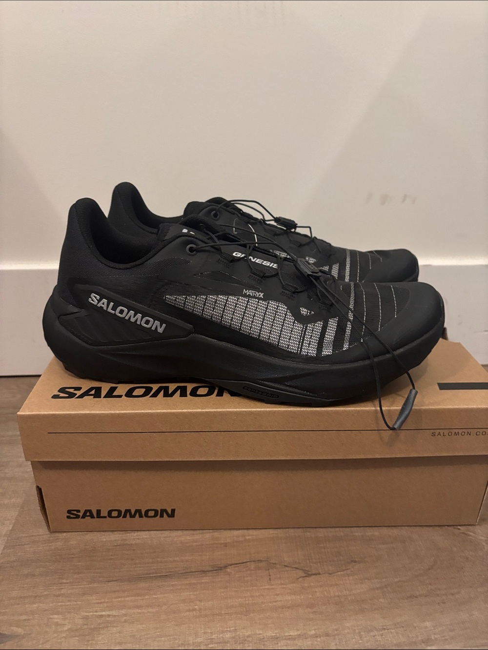 Salomon Men's Genesis Black & Silver size 10.5 New with box